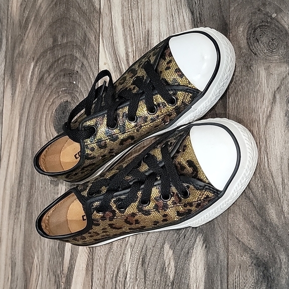 Converse Other - Leopard print shoes